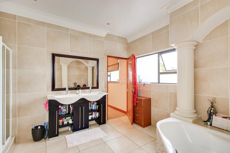 4 Bedroom Property for Sale in Broadacres Gauteng