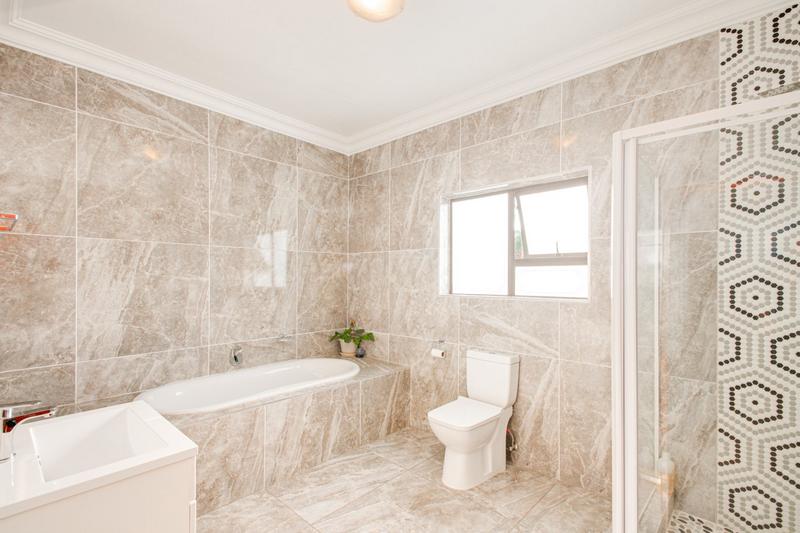 4 Bedroom Property for Sale in Broadacres Gauteng