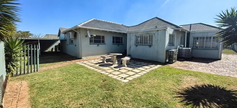 4 Bedroom Property for Sale in Witpoortjie Gauteng