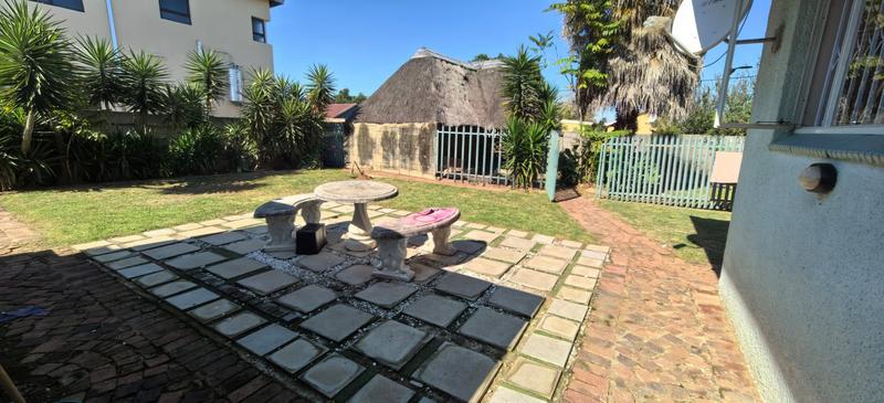 4 Bedroom Property for Sale in Witpoortjie Gauteng