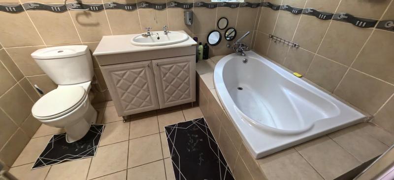 4 Bedroom Property for Sale in Witpoortjie Gauteng