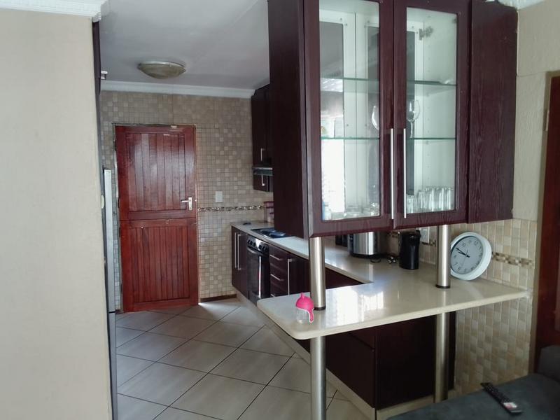 3 Bedroom Property for Sale in Clayville Gauteng