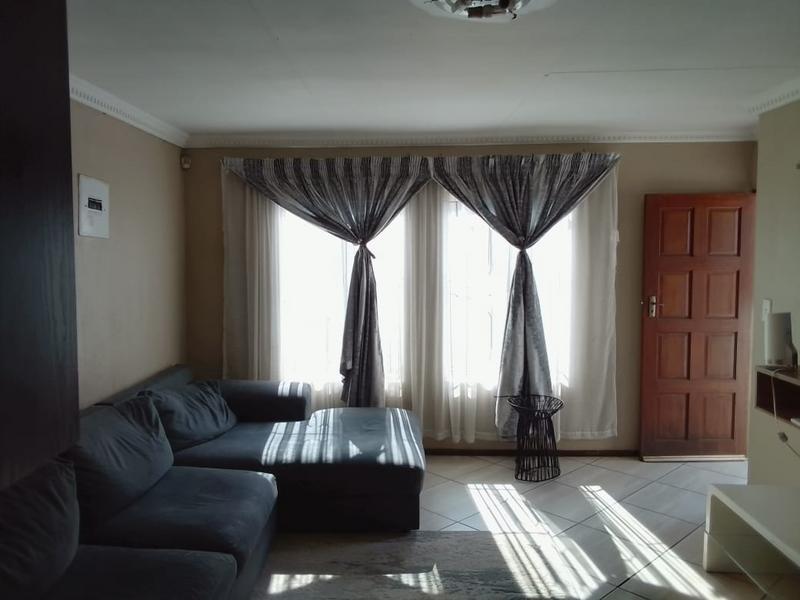 3 Bedroom Property for Sale in Clayville Gauteng