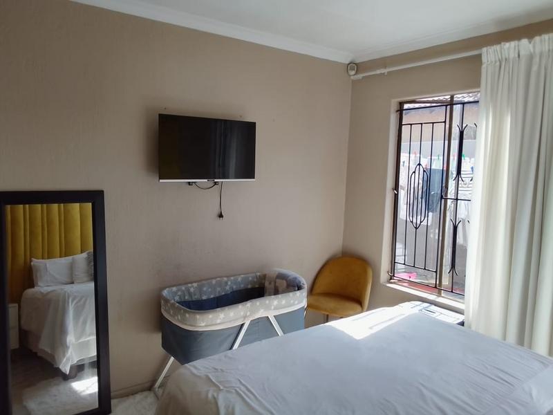 3 Bedroom Property for Sale in Clayville Gauteng
