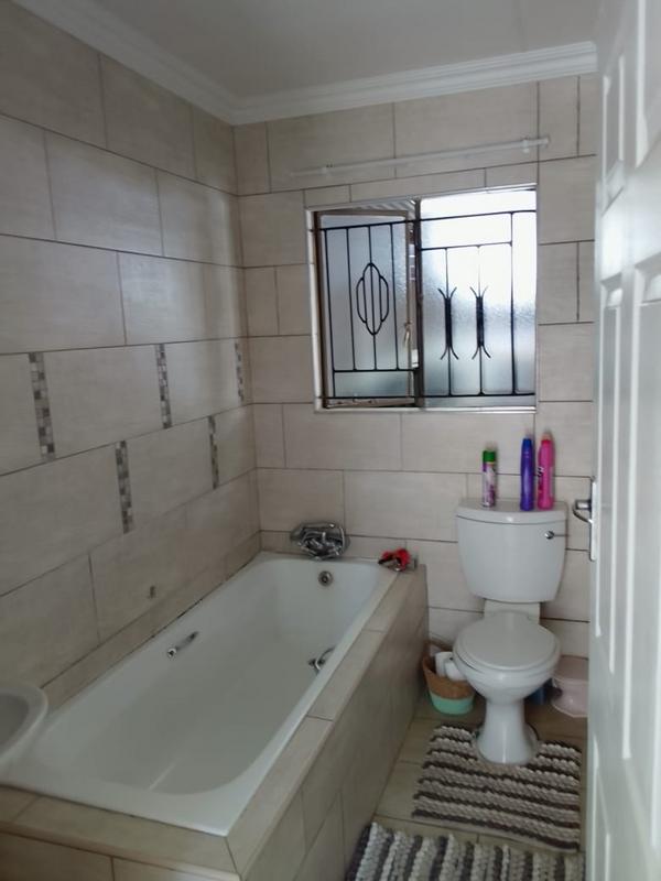 3 Bedroom Property for Sale in Clayville Gauteng