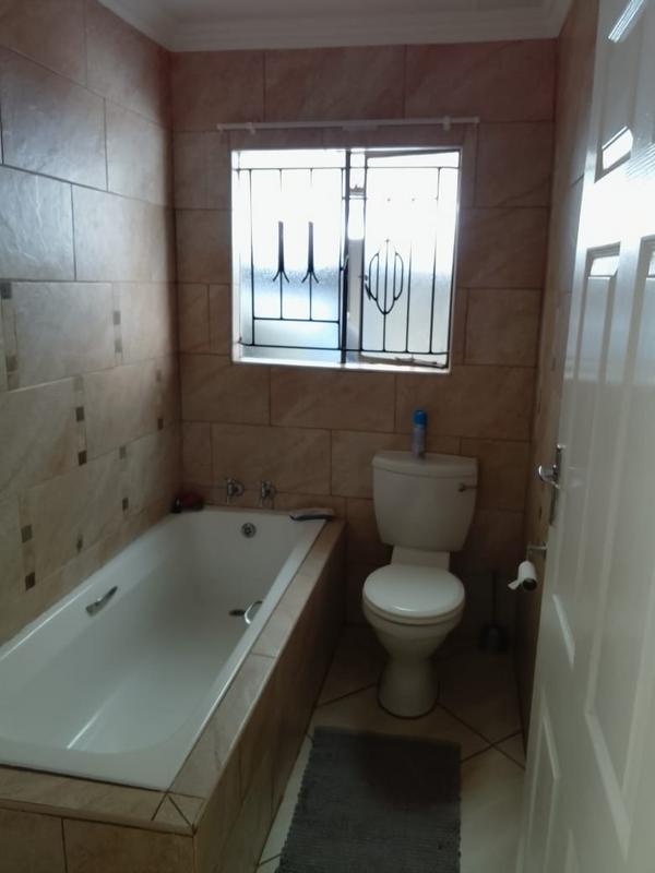 3 Bedroom Property for Sale in Clayville Gauteng