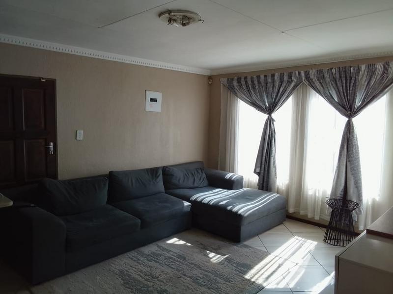 3 Bedroom Property for Sale in Clayville Gauteng