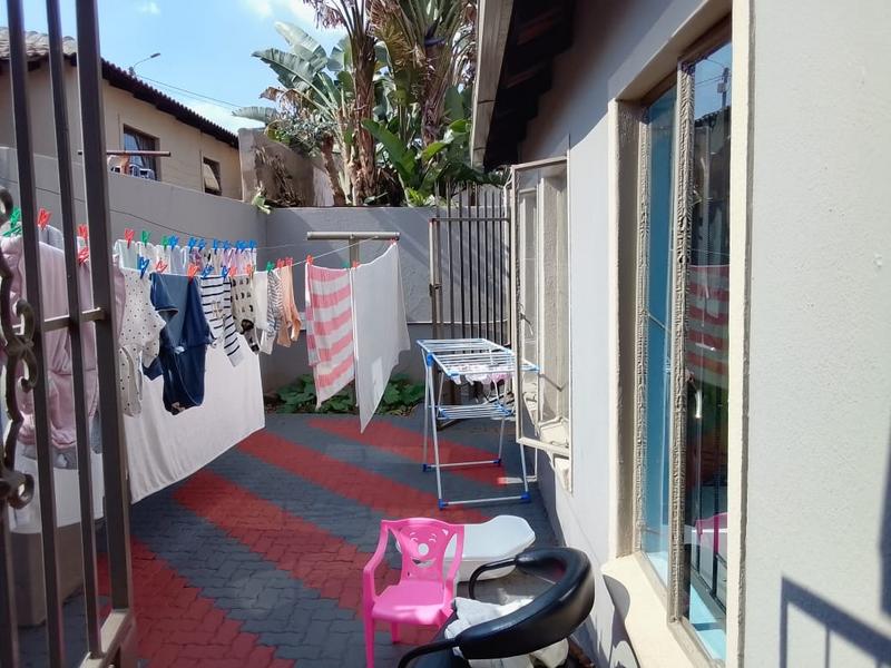 3 Bedroom Property for Sale in Clayville Gauteng