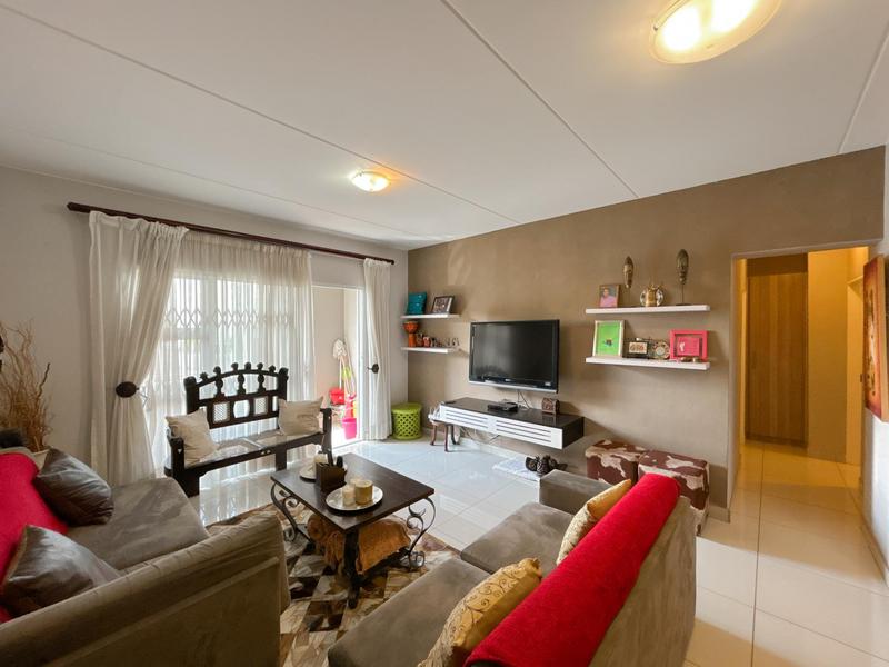 2 Bedroom Property for Sale in Blue Hills Gauteng