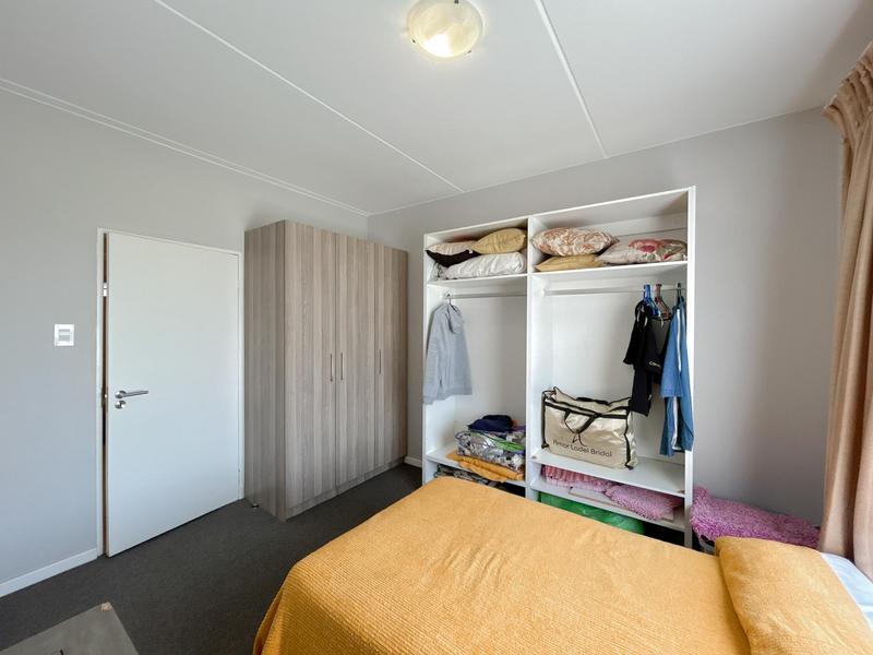 2 Bedroom Property for Sale in Blue Hills Gauteng