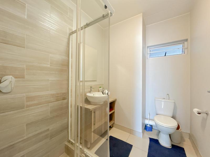 2 Bedroom Property for Sale in Blue Hills Gauteng