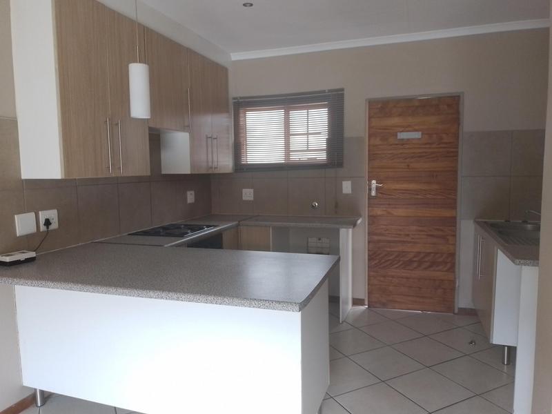 2 Bedroom Property for Sale in Monavoni Gauteng
