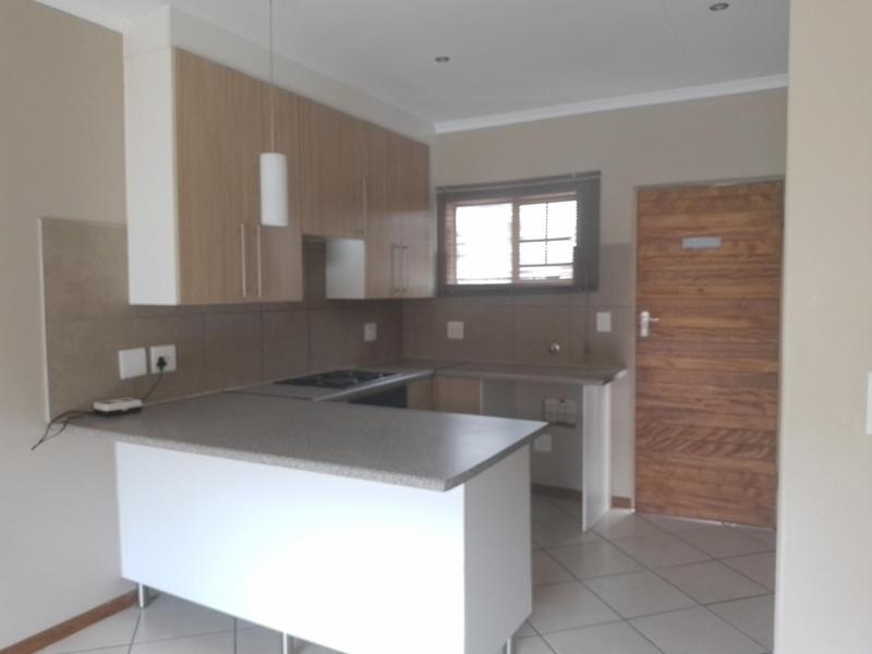 2 Bedroom Property for Sale in Monavoni Gauteng