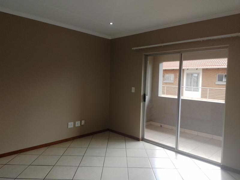 2 Bedroom Property for Sale in Monavoni Gauteng