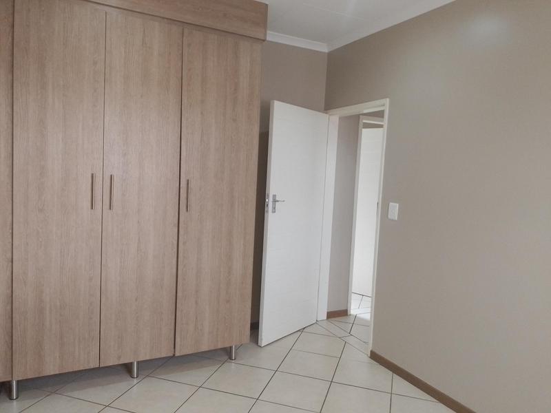 2 Bedroom Property for Sale in Monavoni Gauteng