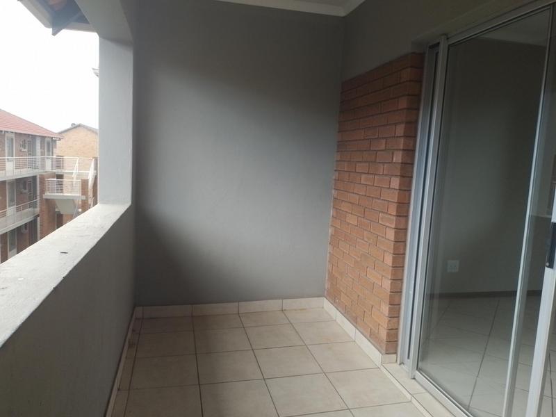2 Bedroom Property for Sale in Monavoni Gauteng