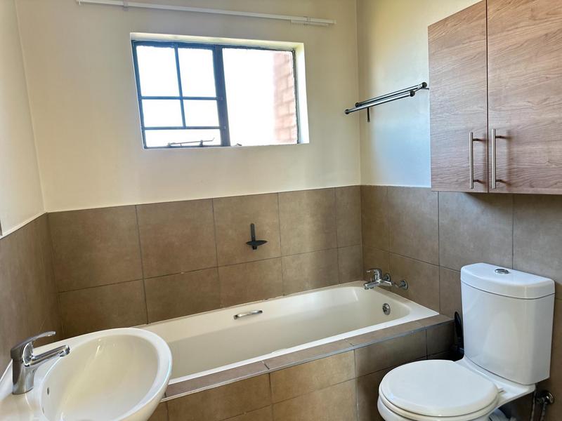 To Let 2 Bedroom Property for Rent in Noordwyk Ext 1 Gauteng