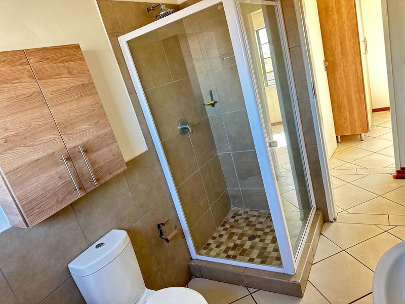 To Let 2 Bedroom Property for Rent in Noordwyk Ext 1 Gauteng