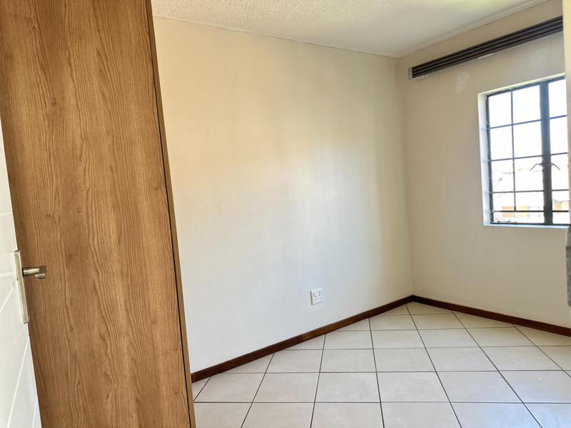 To Let 2 Bedroom Property for Rent in Noordwyk Ext 1 Gauteng