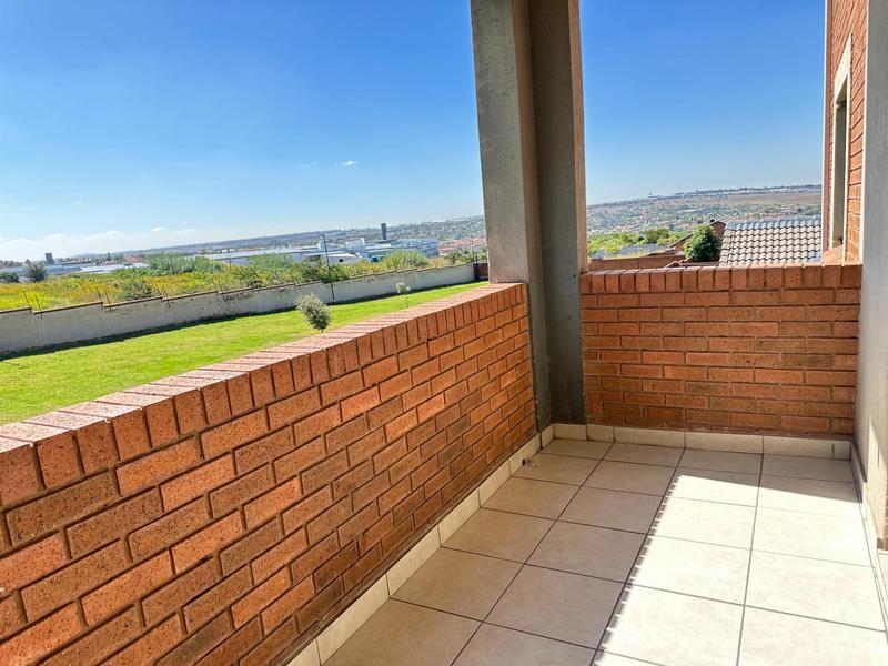 To Let 2 Bedroom Property for Rent in Noordwyk Ext 1 Gauteng