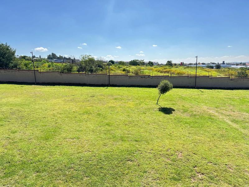 To Let 2 Bedroom Property for Rent in Noordwyk Ext 1 Gauteng