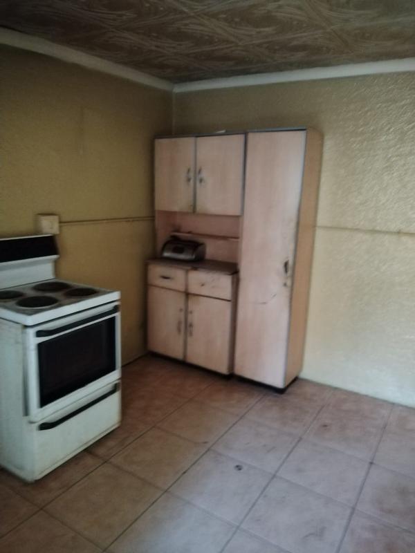 2 Bedroom Property for Sale in Jabavu Gauteng