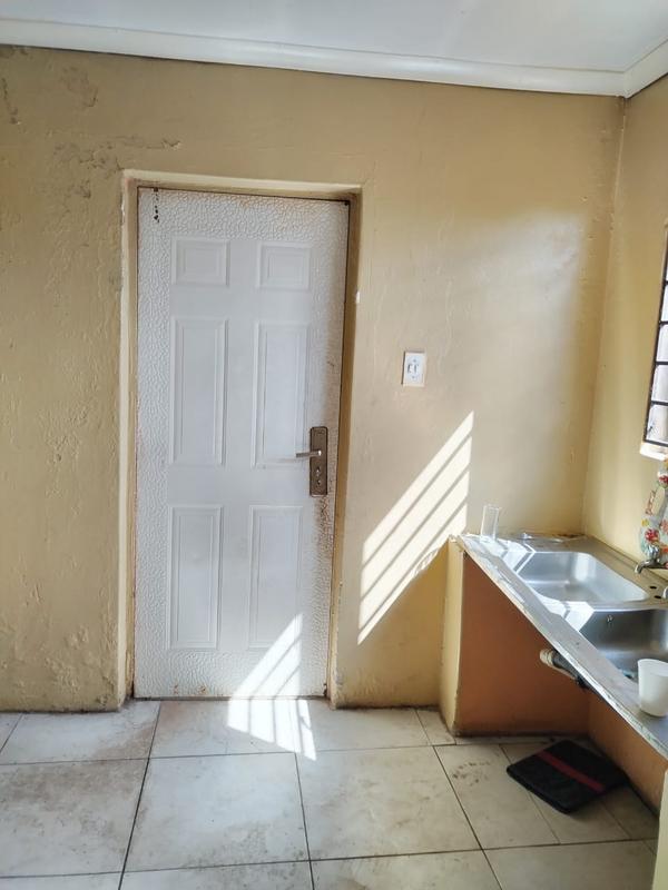 2 Bedroom Property for Sale in Jabavu Gauteng