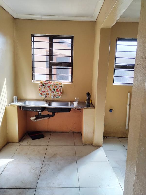 2 Bedroom Property for Sale in Jabavu Gauteng