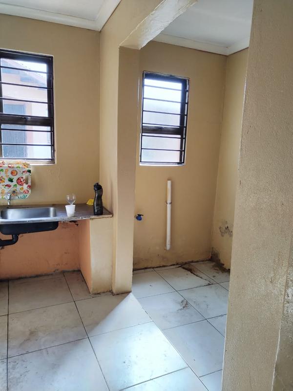 2 Bedroom Property for Sale in Jabavu Gauteng