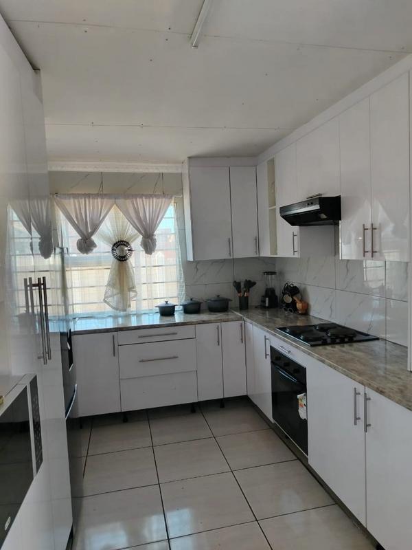 4 Bedroom Property for Sale in Lenasia South Gauteng