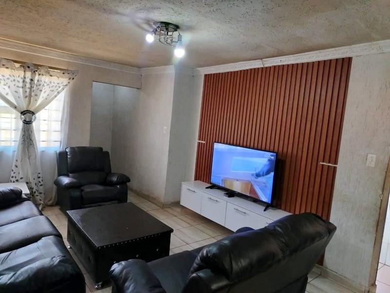 4 Bedroom Property for Sale in Lenasia South Gauteng