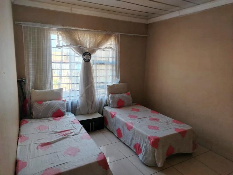4 Bedroom Property for Sale in Lenasia South Gauteng