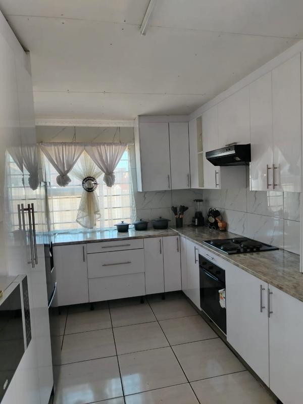 4 Bedroom Property for Sale in Lenasia South Gauteng