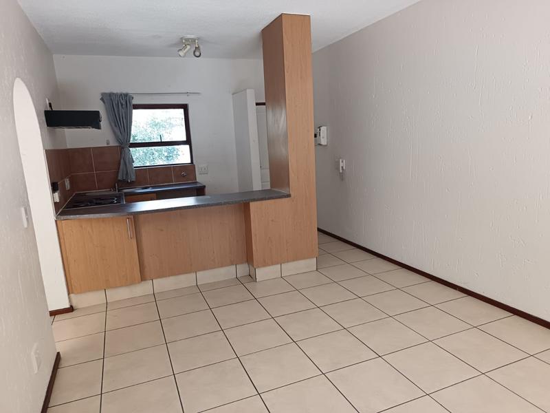 To Let 1 Bedroom Property for Rent in Pineslopes Gauteng