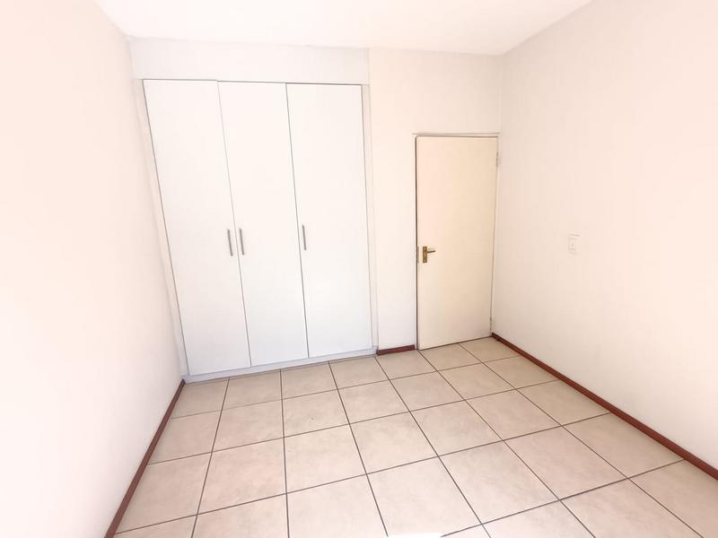 To Let 1 Bedroom Property for Rent in Pineslopes Gauteng
