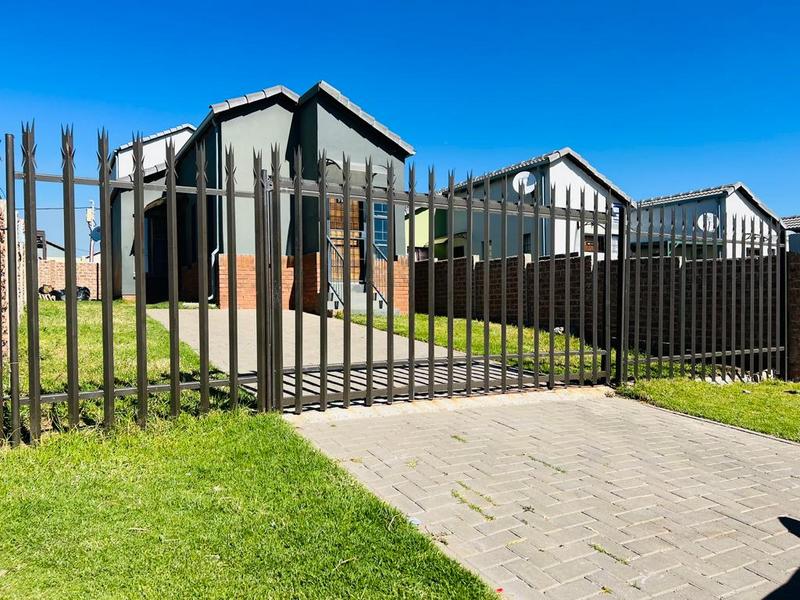 To Let 3 Bedroom Property for Rent in South Hills Gauteng