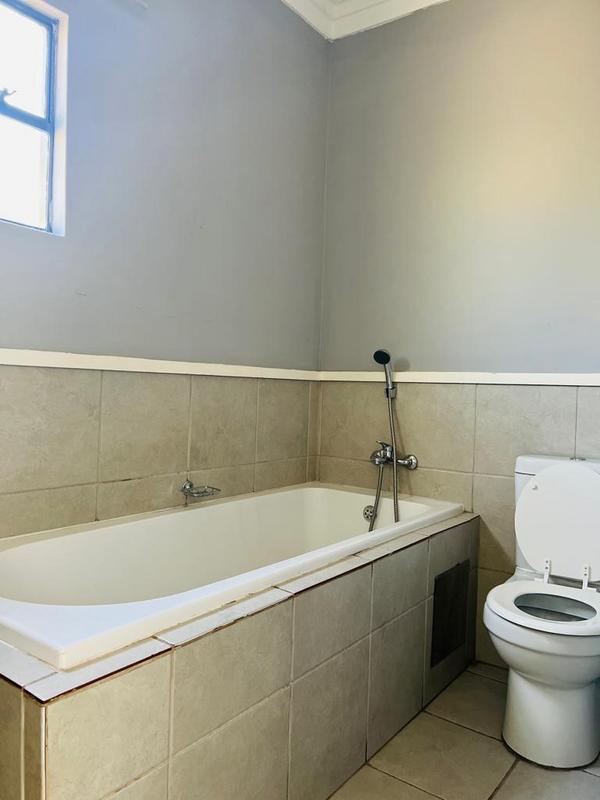 To Let 3 Bedroom Property for Rent in South Hills Gauteng