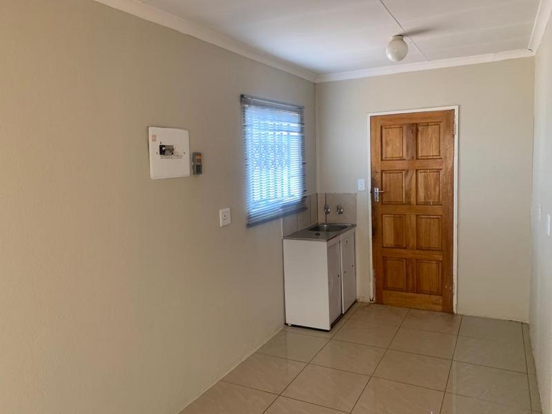 2 Bedroom Property for Sale in Protea Glen Gauteng
