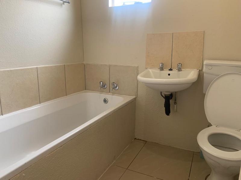 2 Bedroom Property for Sale in Protea Glen Gauteng