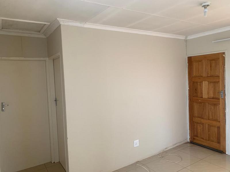 2 Bedroom Property for Sale in Protea Glen Gauteng