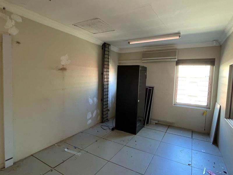 To Let commercial Property for Rent in Die Hoewes Gauteng