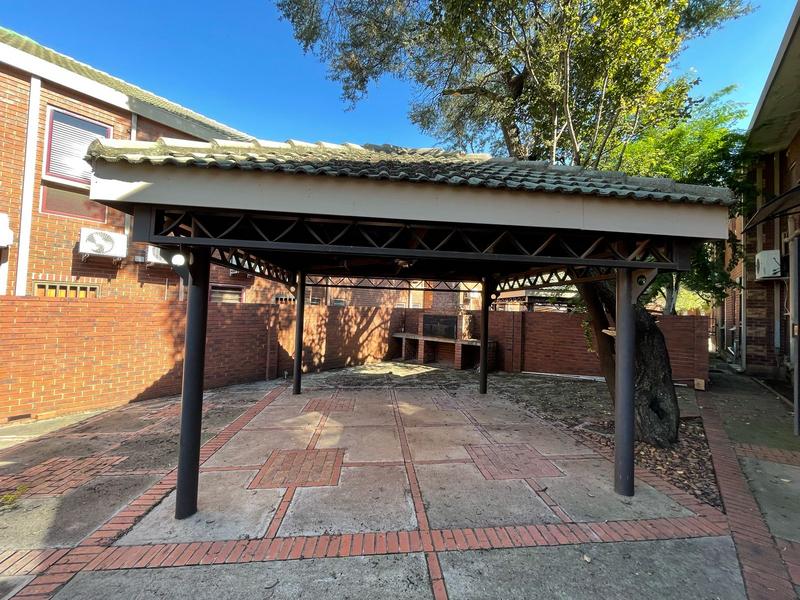 To Let commercial Property for Rent in Die Hoewes Gauteng