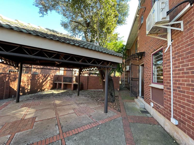 To Let commercial Property for Rent in Die Hoewes Gauteng