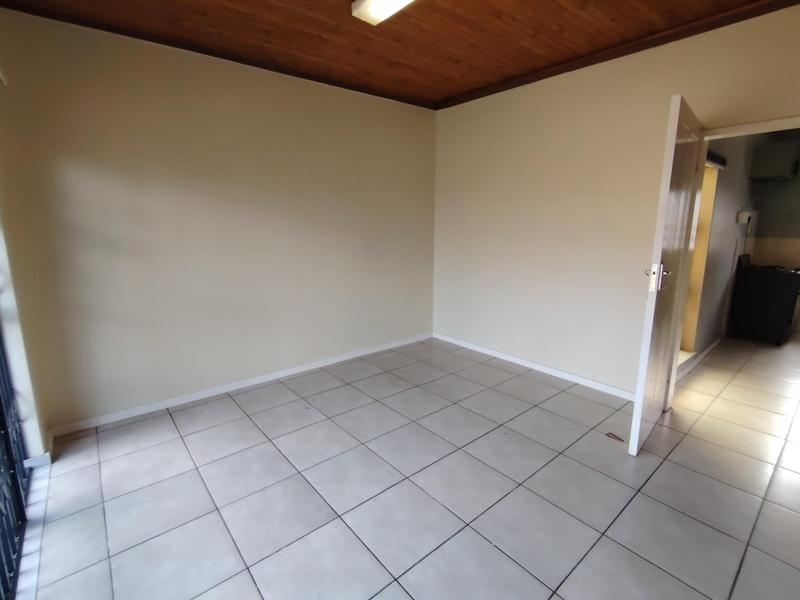 To Let 2 Bedroom Property for Rent in Eldoraigne Gauteng