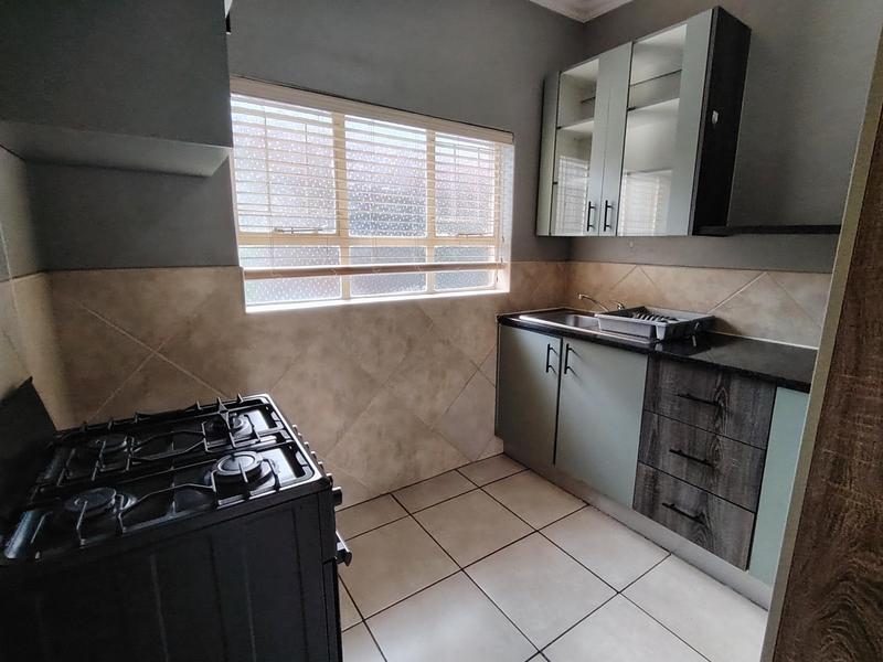 To Let 2 Bedroom Property for Rent in Eldoraigne Gauteng