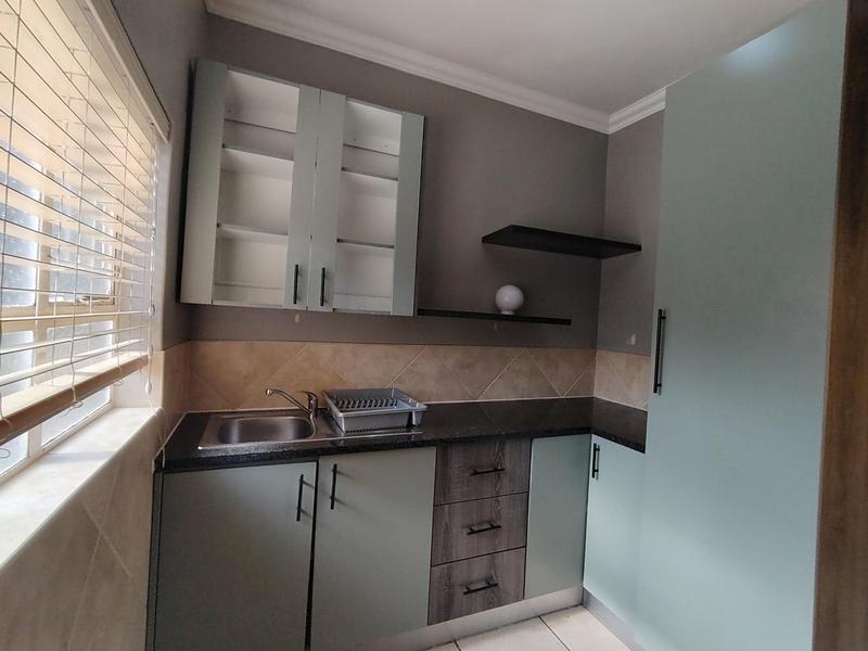 To Let 2 Bedroom Property for Rent in Eldoraigne Gauteng