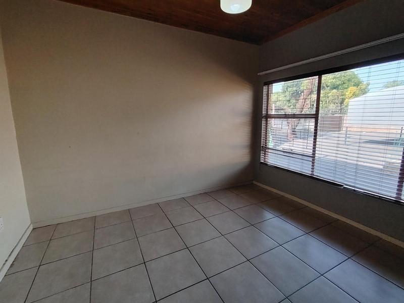 To Let 2 Bedroom Property for Rent in Eldoraigne Gauteng