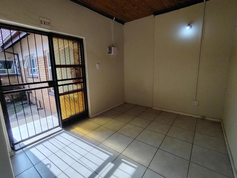 To Let 2 Bedroom Property for Rent in Eldoraigne Gauteng