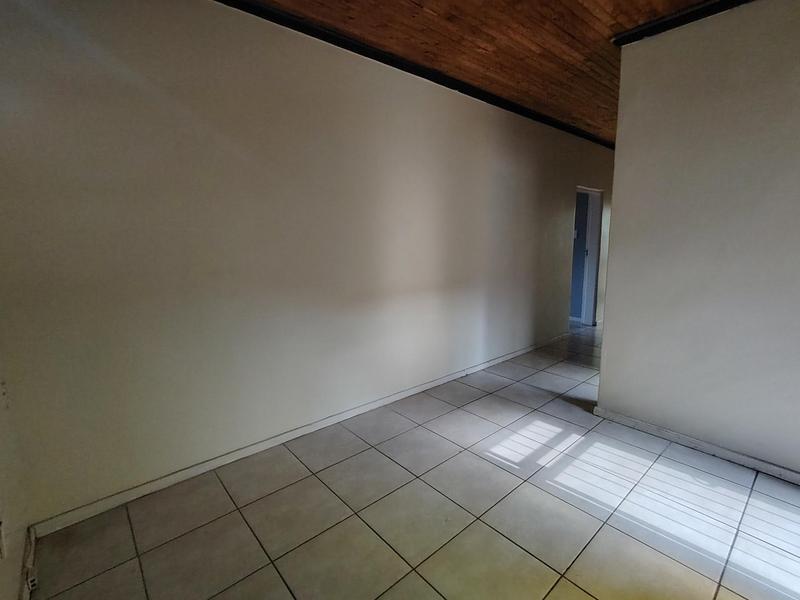 To Let 2 Bedroom Property for Rent in Eldoraigne Gauteng