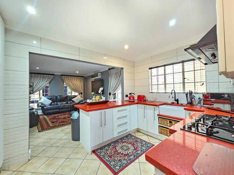 To Let 4 Bedroom Property for Rent in Zonnehoewe A H Gauteng